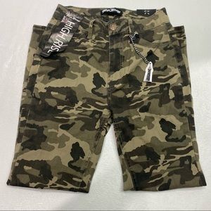 Paris Blues Sz 7 26" ankle pants in camouflage print, New with tags juniors